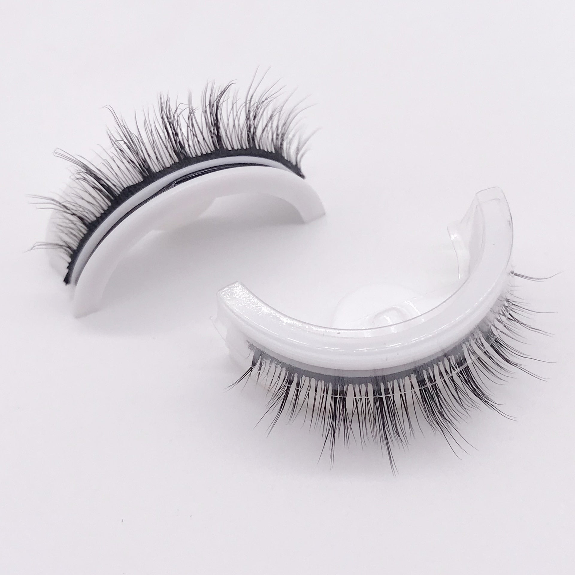 Lassive- Reusable Self-Adhesive Eyelashes